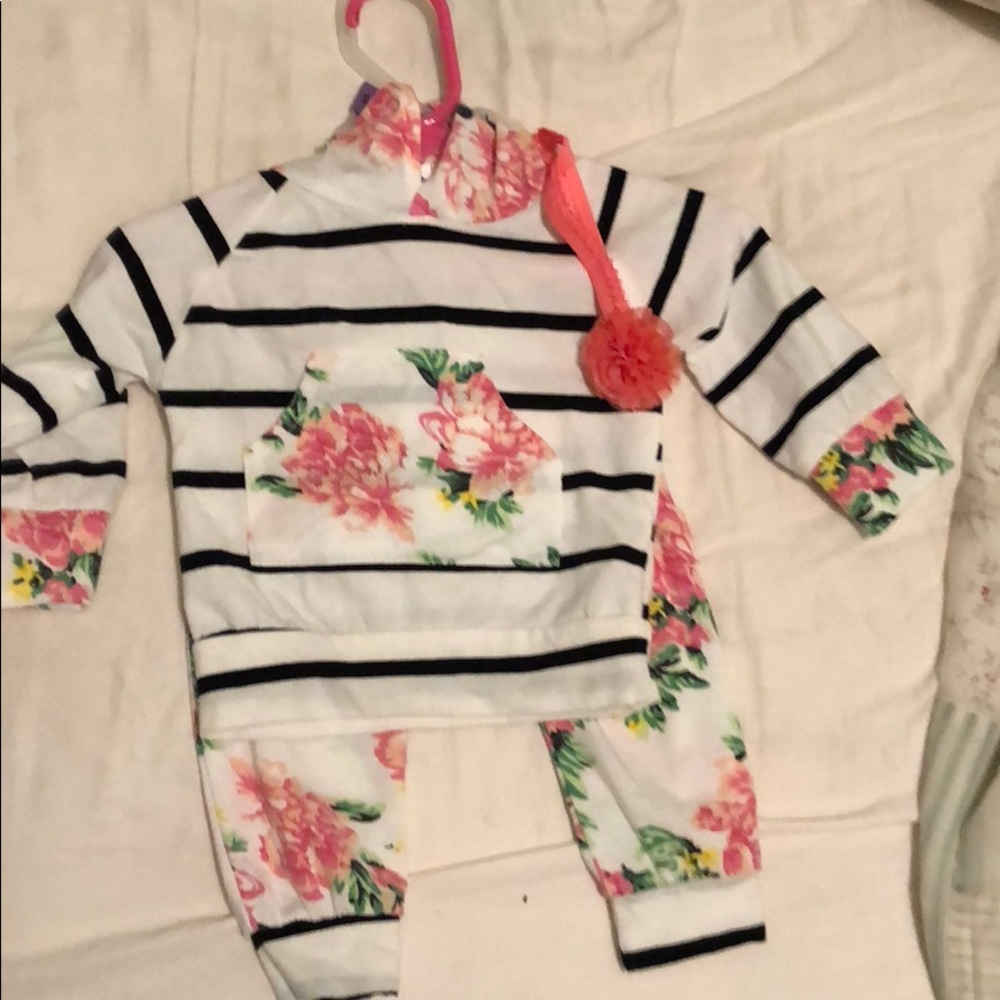 Vogue Fashion girls 6-12 mths  hooded outfit